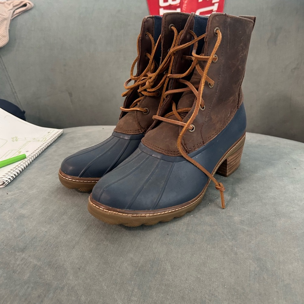 Sperry Women's Blue and Brown Lace-Up Boots